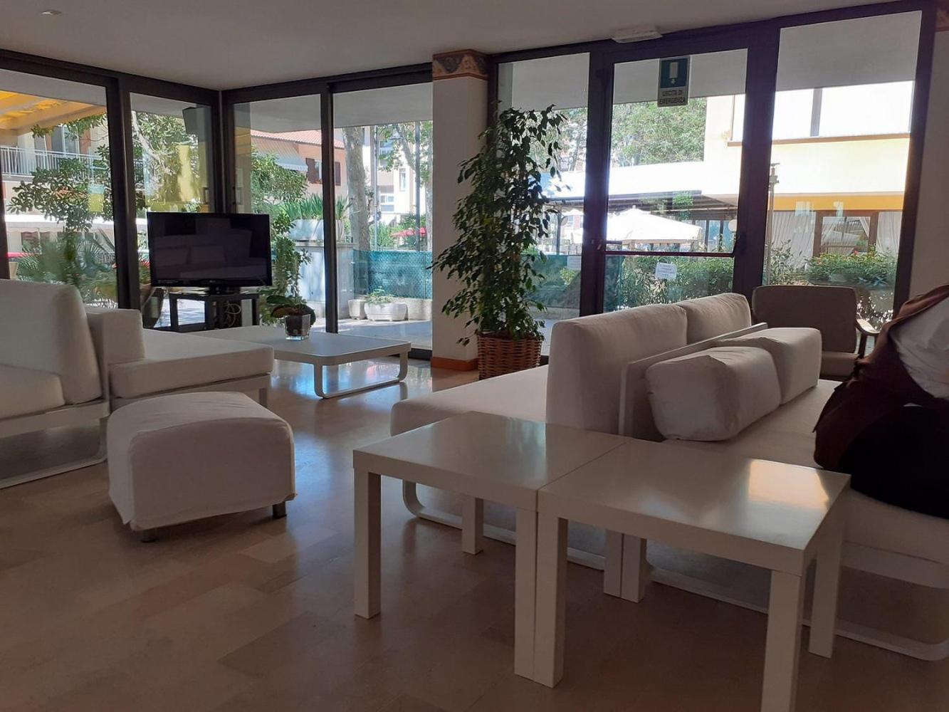 Hotel Ambasciata Cesenatico Zewnętrze zdjęcie