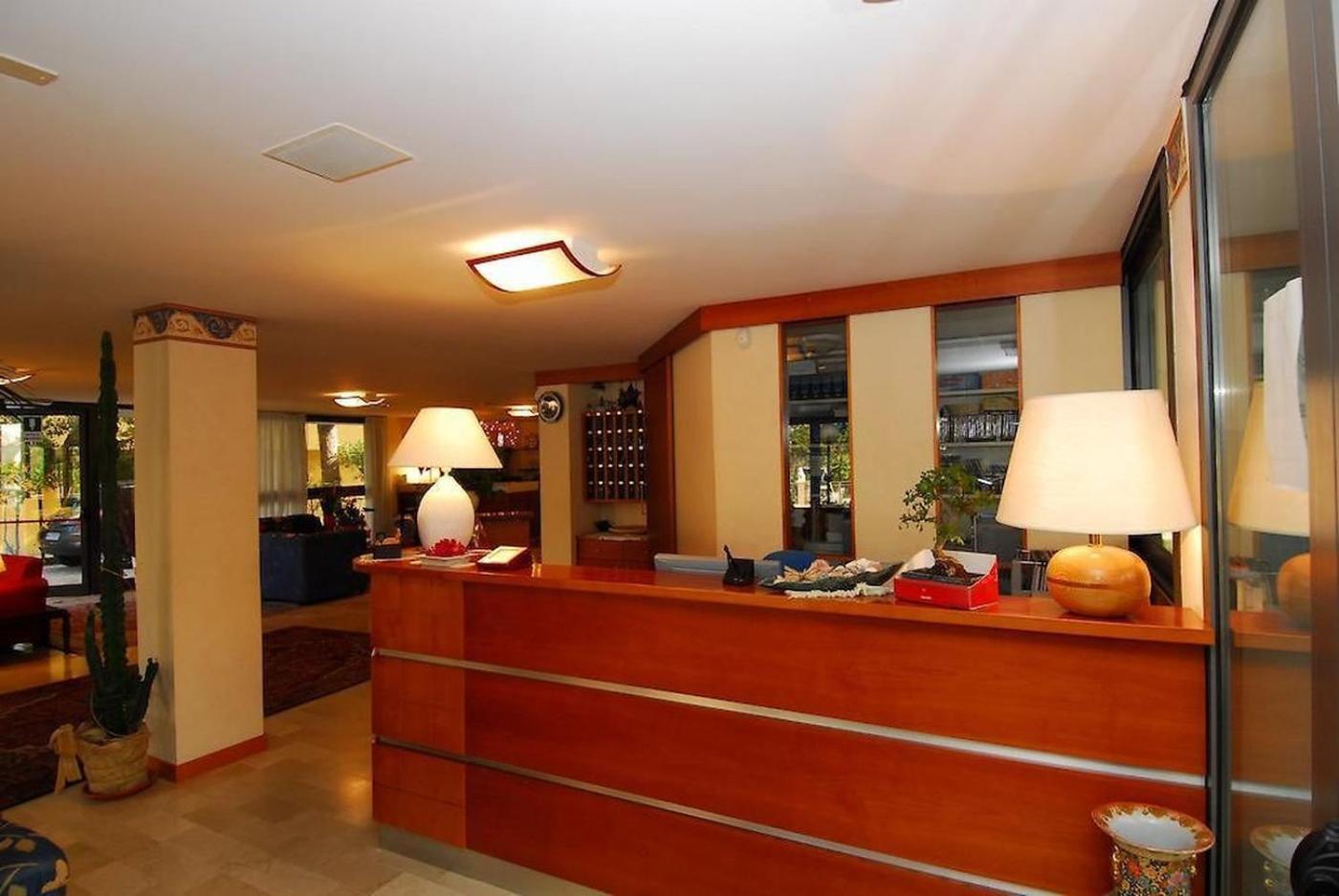 Hotel Ambasciata Cesenatico Zewnętrze zdjęcie
